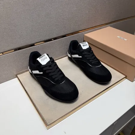 ミュウミュウ カジュアルシューズ