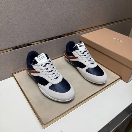 ミュウミュウ カジュアルシューズ