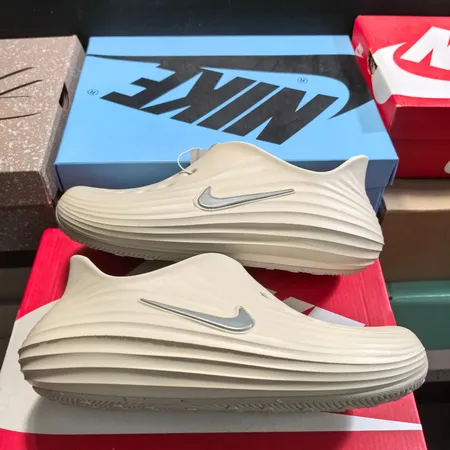 ナイキ スリッパ