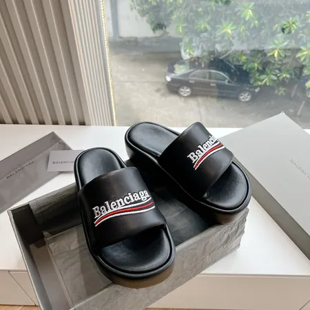 バレンシアガ スリッパ