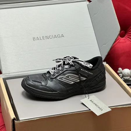 バレンシアガ カジュアルシューズ