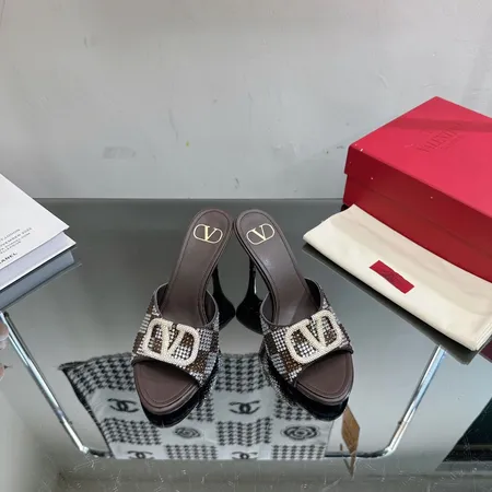 ヴァレンティノ スリッパ