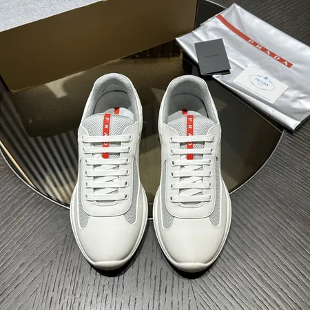 プラダ カジュアルシューズ