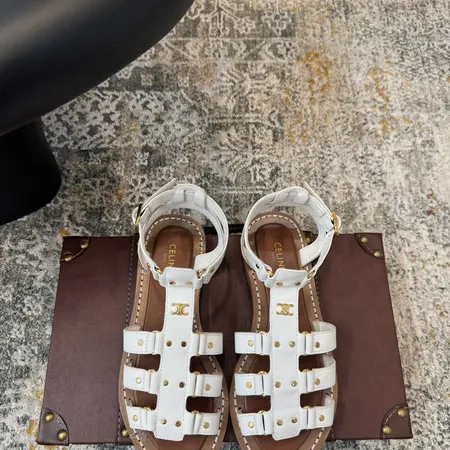 セリーヌ サンダル