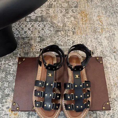 セリーヌ サンダル