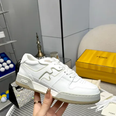 フェンディ カジュアルシューズ