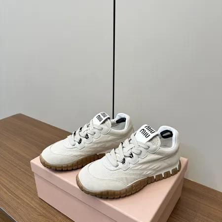 ミュウミュウ カジュアルシューズ