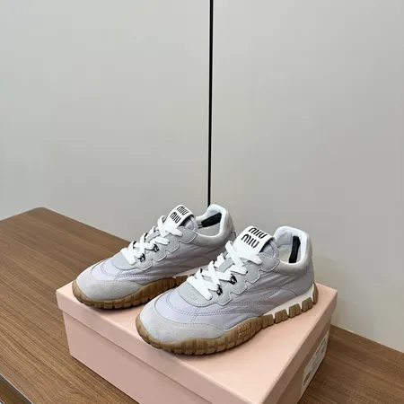 ミュウミュウ カジュアルシューズ