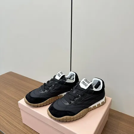 ミュウミュウ カジュアルシューズ