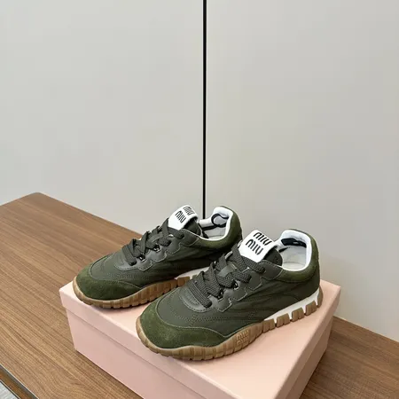 ミュウミュウ カジュアルシューズ