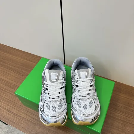 ボッテガ ヴェネタ スニーカー