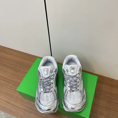 ボッテガ ヴェネタ スニーカー