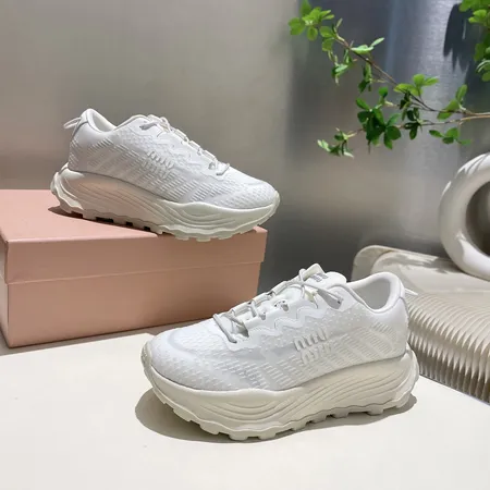 ミュウミュウ スニーカー