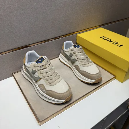 フェンディ カジュアルシューズ