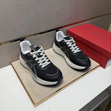 フェラガモ カジュアルシューズ