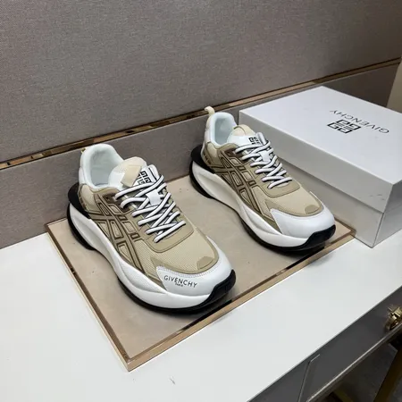 ジバンシィ カジュアルシューズ