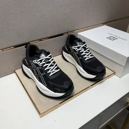 ジバンシィ カジュアルシューズ