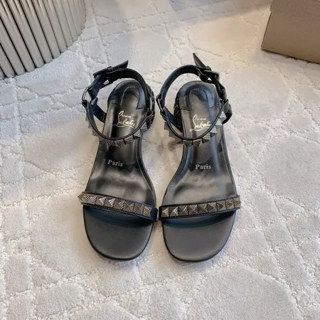 クリスチャン・ルブタン サンダル