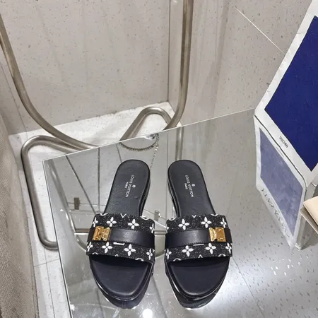 ルイヴィトン サンダル