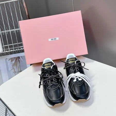 ミュウミュウ スニーカー