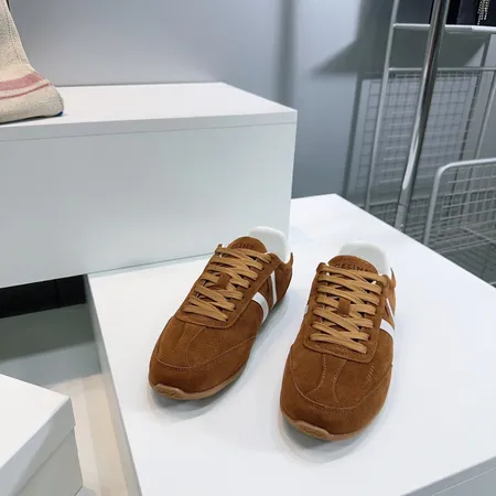 セリーヌ カジュアルシューズ