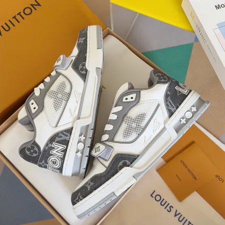 ルイヴィトン カジュアルシューズ