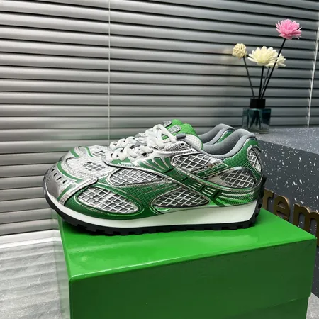 ボッテガ ヴェネタ スニーカー