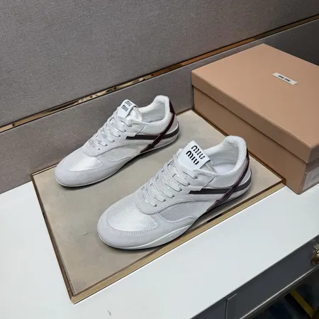 ミュウミュウ スニーカー