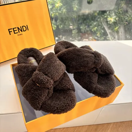 フェンディ スリッパ