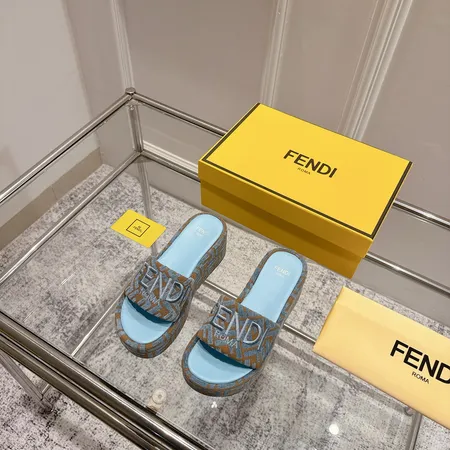 フェンディ サンダル