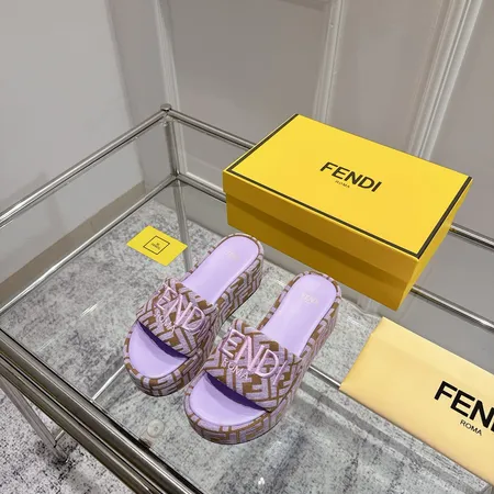 フェンディ サンダル