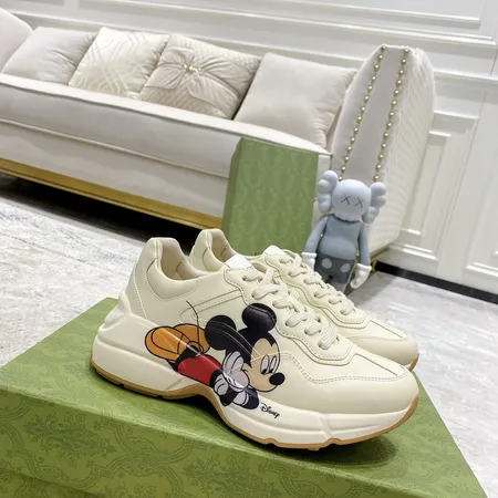 グッチ スニーカー