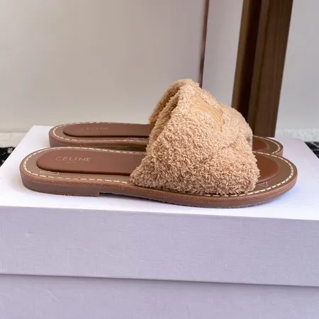 セリーヌ スリッパ