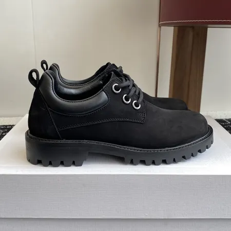 セリーヌ カジュアルシューズ