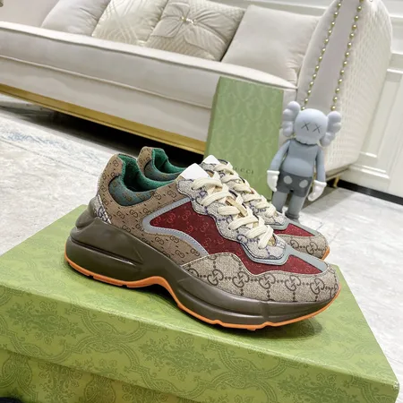 グッチ スニーカー