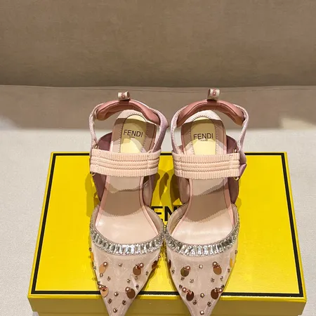 フェンディ サンダル