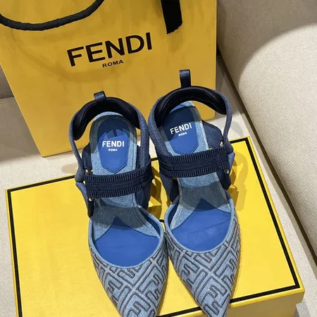 フェンディ サンダル