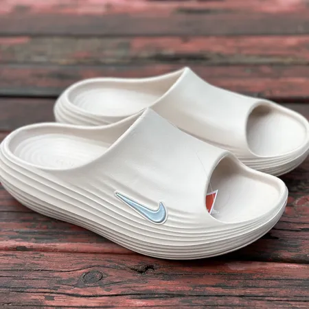 ナイキ スリッパ