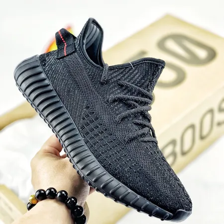 アディダス スニーカー