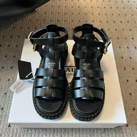 プラダ サンダル