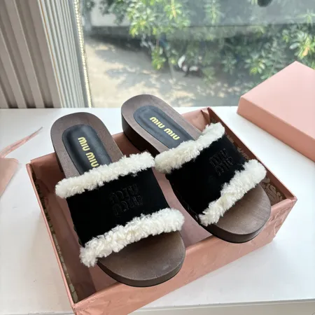 ミュウミュウ スリッパ