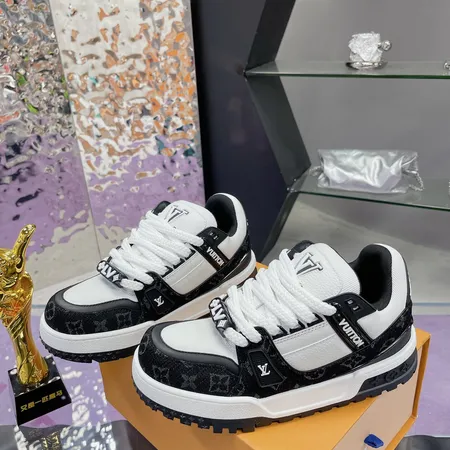 ルイヴィトン カジュアルシューズ