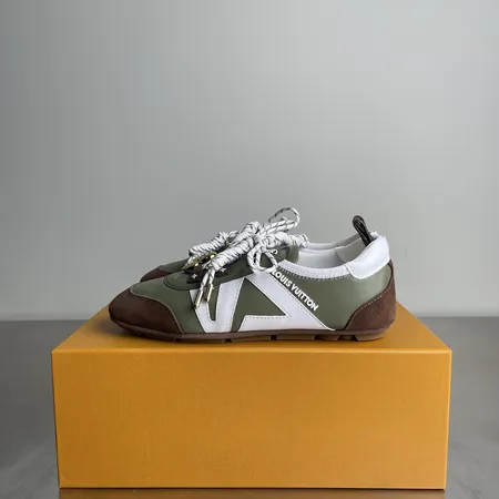 ルイヴィトン カジュアルシューズ