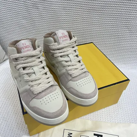 フェンディ カジュアルシューズ