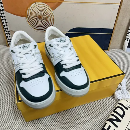 フェンディ カジュアルシューズ