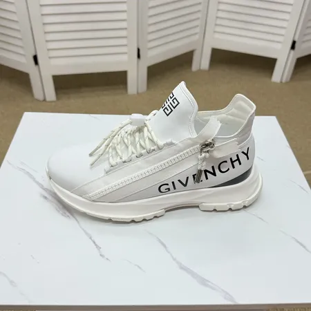 ジバンシィ スニーカー