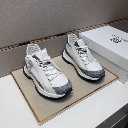 ジバンシィ カジュアルシューズ