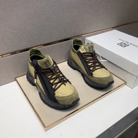 ジバンシィ カジュアルシューズ