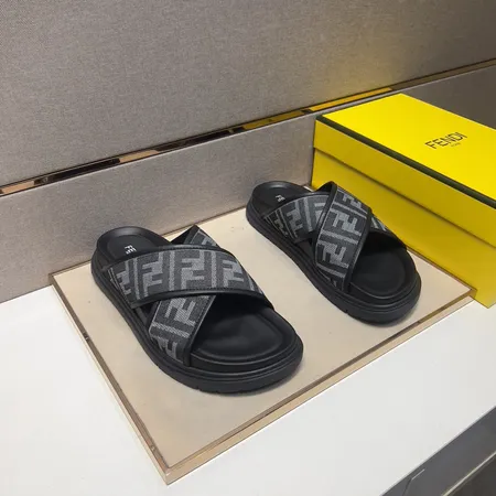 フェンディ スリッパ