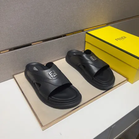 フェンディ スリッパ